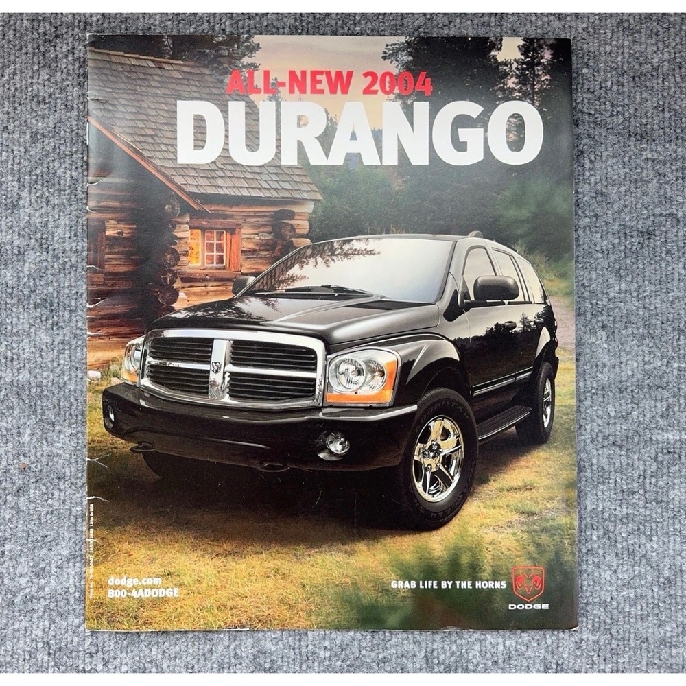 2004 Dodge Durango Sales Brochure 5.7L HEMI V8 Magnum Original Mopar Catalog